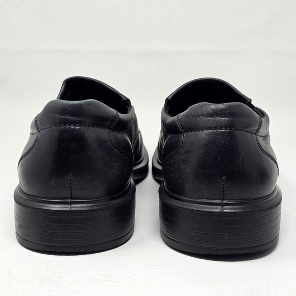 Ecco Dress Shoes Men\'s Size 7-7.5 EU 41 Black Helsinki 2.0  Apron Toe Slip On